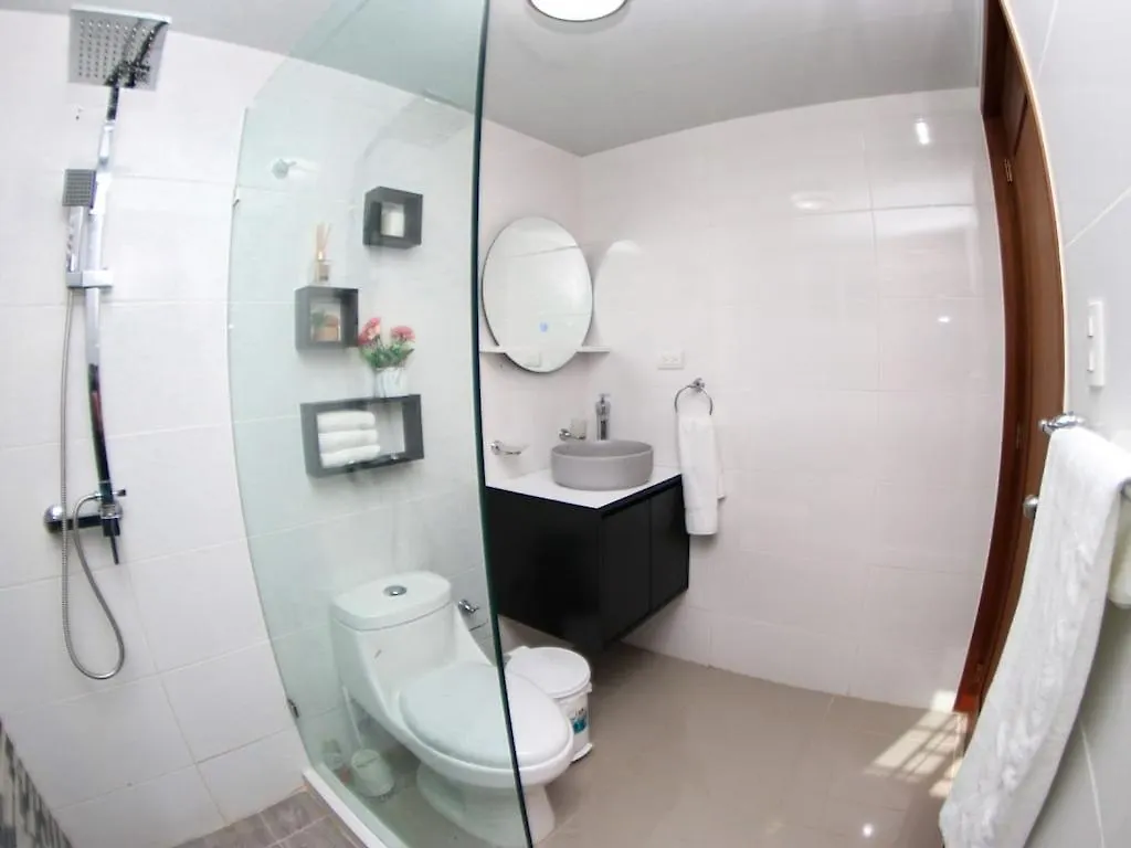 Luxurious 3-Bedroom Apartment With Pool & 24/7 Security سانتياغو دي لوس كاباليروس